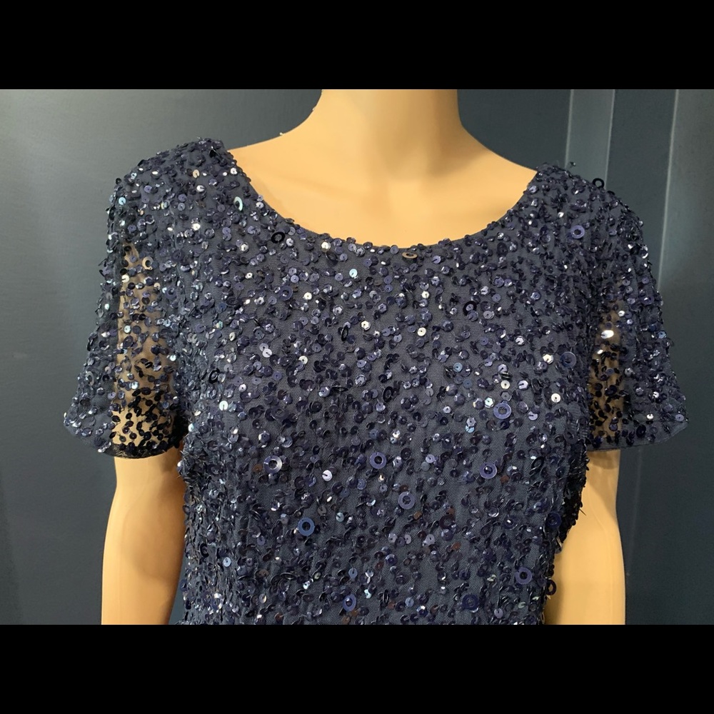Dresses - Picture 2 of 6